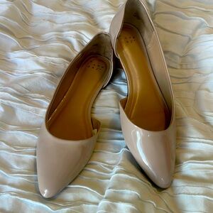 Nude patent leather flats 7.5